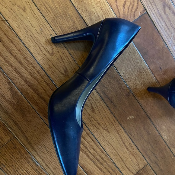 a.n.a. Navy pumps - Picture 2 of 3